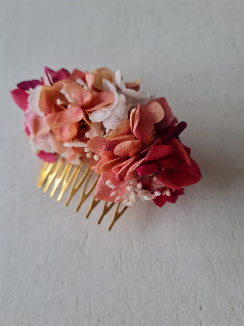 Peigne à cheveux, en hortensia, broom bloom stabilisés. Un accessoire pour vôtre coiffure de mariée, collection Flora image 4