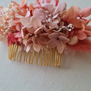 Peigne à cheveux Véra, en hortensia et broom bloom stabilisées. Un accessoire pour vôtre coiffure de mariage, EVJF, anniversaire, image 2