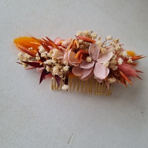 Mila warm colored hair comb. Accessory for the bride, her witnesses, bridesmaids. In dried, preserved flowers