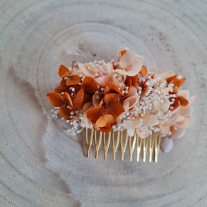 Mélodie hair comb, in stabilized hydrangea and broom bloom. An accessory for your wedding hairstyle, bachelorette party, birthday, image 3