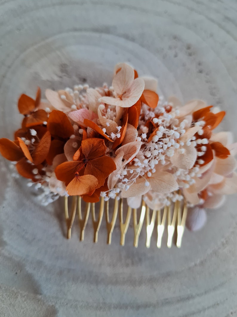 Mélodie hair comb, in stabilized hydrangea and broom bloom. An accessory for your wedding hairstyle, bachelorette party, birthday, image 4