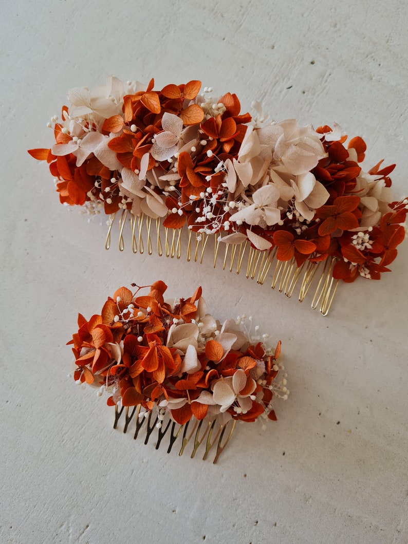 Peigne à cheveux Mélodie, en hortensia et broom bloom stabilisées. Un accessoire pour vôtre coiffure de mariage, EVJF, anniversaire, image 6