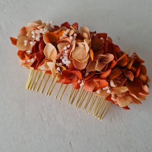 Peigne à cheveux Léana, en hortensia et broom bloom stabilisées. Un accessoire pour vôtre coiffure de mariage, EVJF, anniversaire, image 2