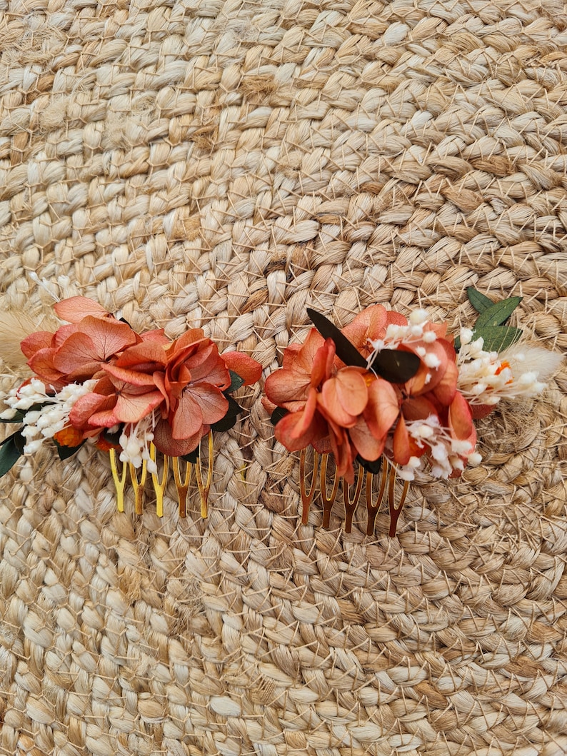 Peigne à cheveux Carolina, en hortensia et broom bloom stabilisées. Un accessoire pour sublimer vôtre coiffure de mariée image 2