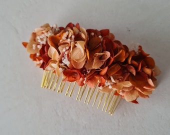 Peigne à cheveux Léana, en hortensia et broom bloom stabilisées. Un accessoire pour vôtre coiffure de mariage, EVJF, anniversaire,