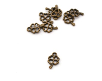 2 mini Saint Patrick bronze clover pendants 10 mm