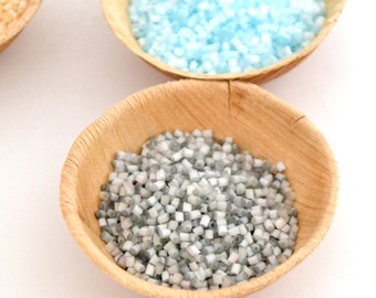 Mini perles de rocaille tubes turquoise en verre 2x2mm 10 grammes