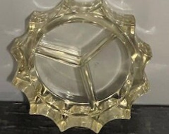 Vintage Geschliffene Schale aus Glas. 1970er Jahre schwere Kristall 3-teilige runde Servierplatte oder Servierplatte, 8 Zoll, neuwertig und versandkostenfrei!