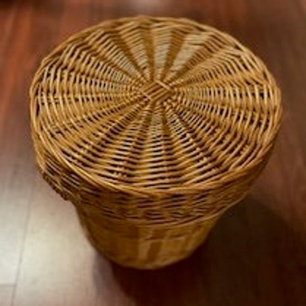 Vintage Wicker Hamper Basket. 1970s Round Storage Basket with Handles & Lid, 12 Inch, Great Clean Condition, Ships Free!