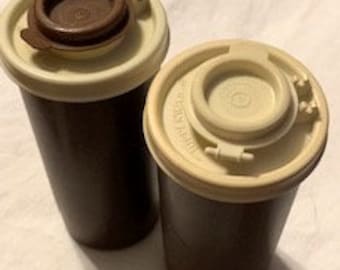 NEW Tupperware Large Hourglass Salt & Pepper Shakers Set 6" BLUE FREE US Ship! NEW Tupperware Large Hourglass Salt & Pepper Shakers Set 6" BLUE FREE US Ship!