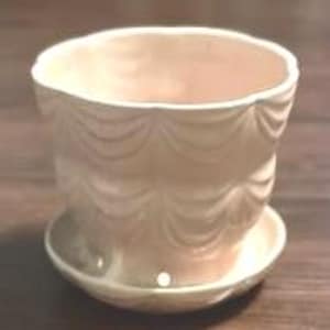 Vintage Brush USA Pottery Planter. 1950s Pink Drape 328-6 Pattern 6 Inch Flower Pot, Great Collectible Condition! Ships Free!