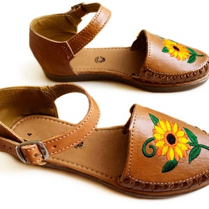 Huarache-Sandale für Damen, mexikanische Huaraches aus Leder, bestickte Sonnenblume
