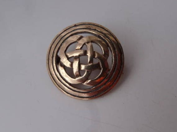 Lovely Quality /"Otter/" Pewter Pin