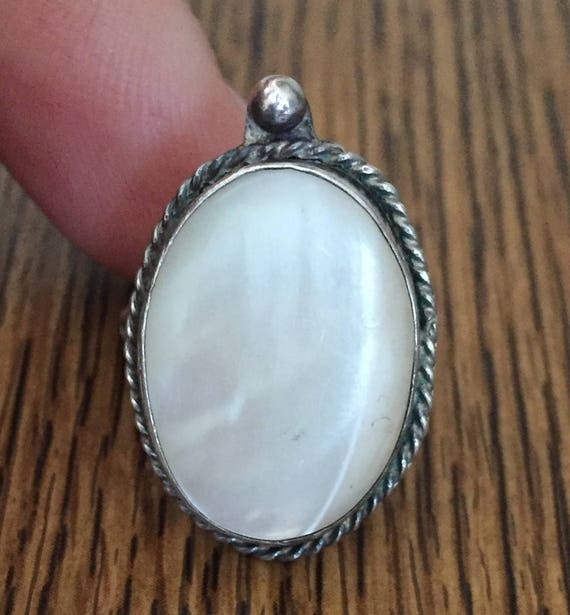 Mother of Pearl and Silver Native American Ring -… - image 2