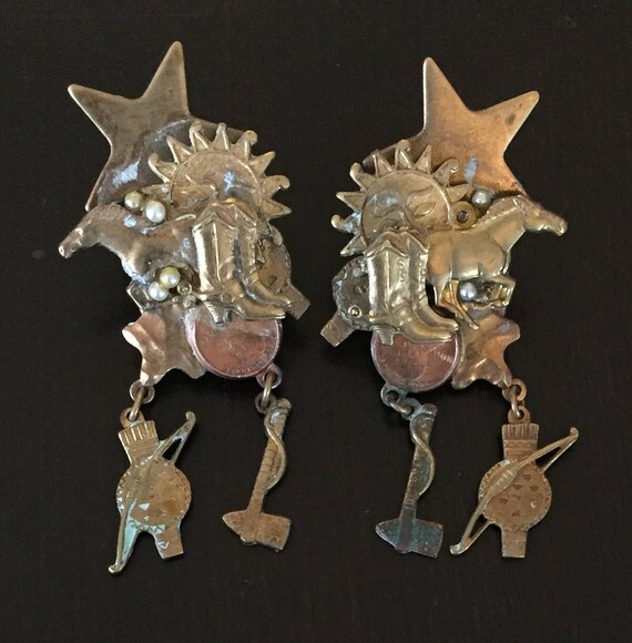 Whimsical Texas Themed Brooch and Earrings w/ Boo… - image 7