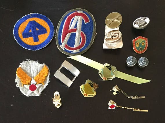 Group of Vintage Military and Military Related Pi… - image 1