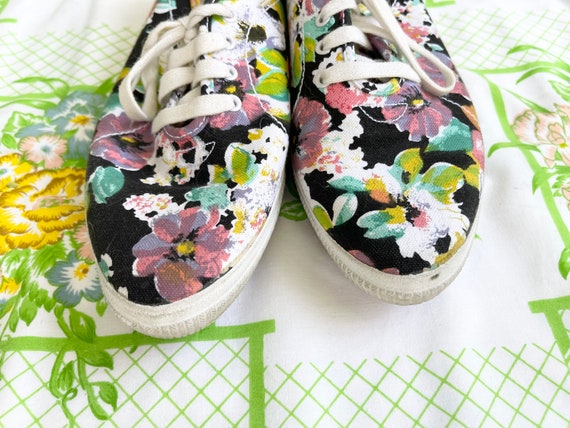 70s Floral Keds, Narrow, Size 9 - image 4