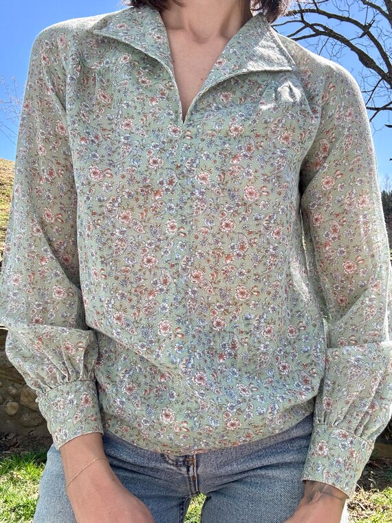 60s Flower Frill Neck Loose Blouse