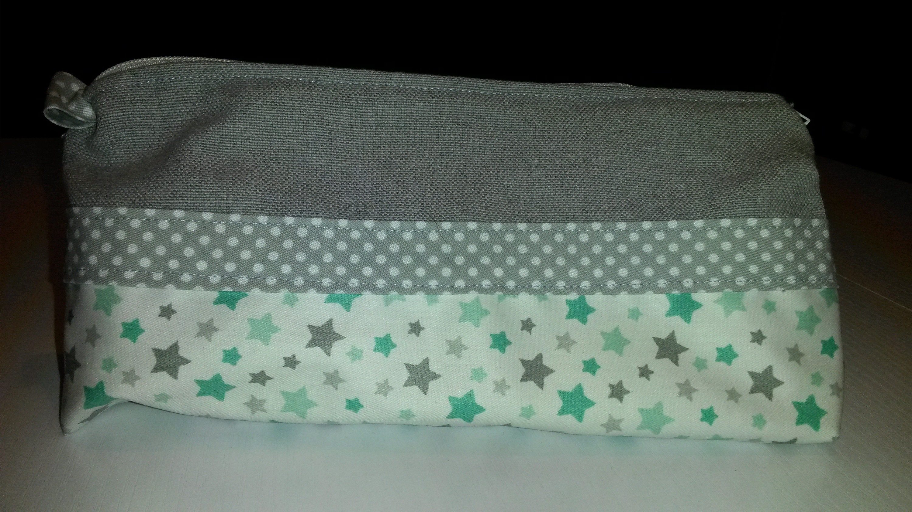 Trousse Scolaire ou Maquillage en Toile Enduite Motifs Étoiles Bleues et Coton Gris