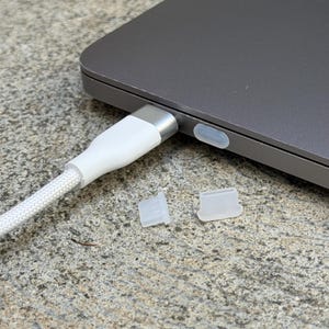 Cabo USB-C trançado branco com conjunto de tampões de proteção contra poeira, cabo de carregamento rápido de 1,8 m (6 pés), cabo tipo C.