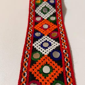 Espejo bohemio vibrante con flores bordadas a mano con ribete multicolor / Cinta bohemia de algodón de 2,5 pulgadas de ancho / Suministros de costura y manualidades étnicas