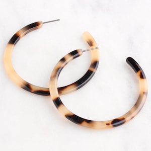 Blonde tortoise shell earrings 2025