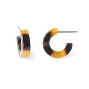 Mini Tortoise Shell Hoops, 1 Pair, Resin Hoop Earrings in Bulk, Hypoallergenic Posts, Delicate Hoops, Jewelry Supply Findings, EAR084-15-TT