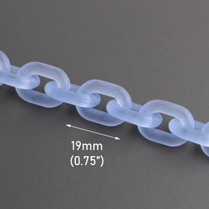 May include: A light blue chain with oval links. Each link measures 19mm in length. The chain is displayed against a grey background.