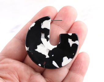 Chunky Resin Hoop Earrings Parts, 1 pair, 4 cm Hoops, Acetate Earring Parts, Tortoiseshell Earrings, Tortoise Findings Acrylic EAR017-43-BW
