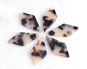 2 Acetate Charms Tortoise Shell Earrings, Large Diamond Shaped Charm, Acetate Celluloid Pendant Faux Tortoiseshell Acrylic Charm DX011-31-WT