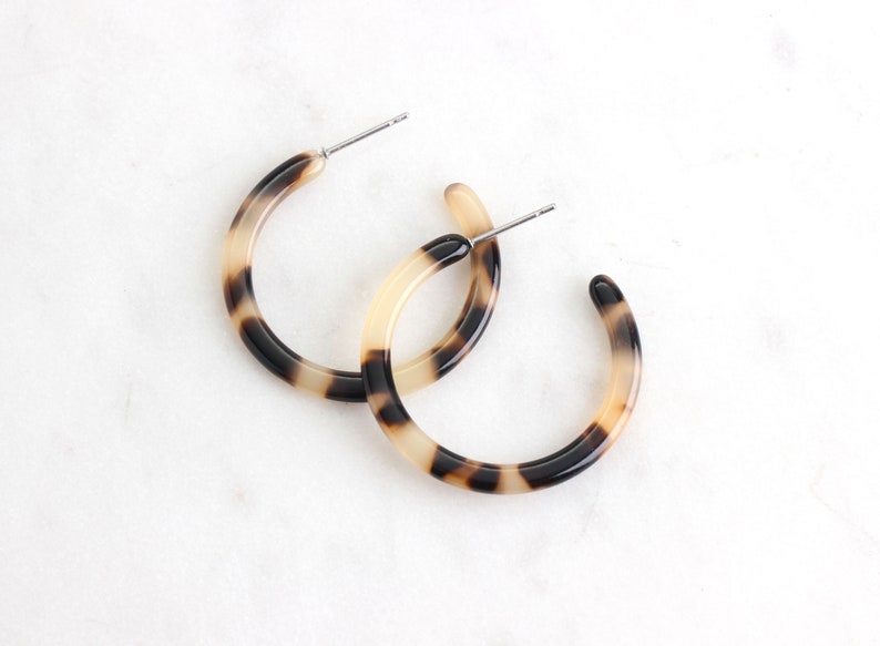 Blonde Tortoise Shell Hoops Earring Findings, 1 Pair, Small Round Hoops Tortoise Jewelry, Blonde Tortoiseshell Ear Hoops, EAR021-30-WT image 6