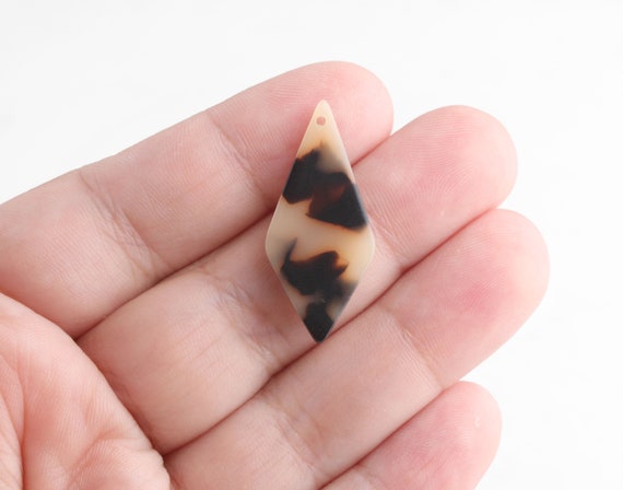 Moroccan Bead Blanks For Vinyl Xy015 47 Bt Yellow Turtle Shell Charm Laser Cut Acrylic Shapes 2 Blonde Tortoise Shell Quatrefoil Pendant Pendants Craft Supplies Tools Deshpandefoundationindia Org