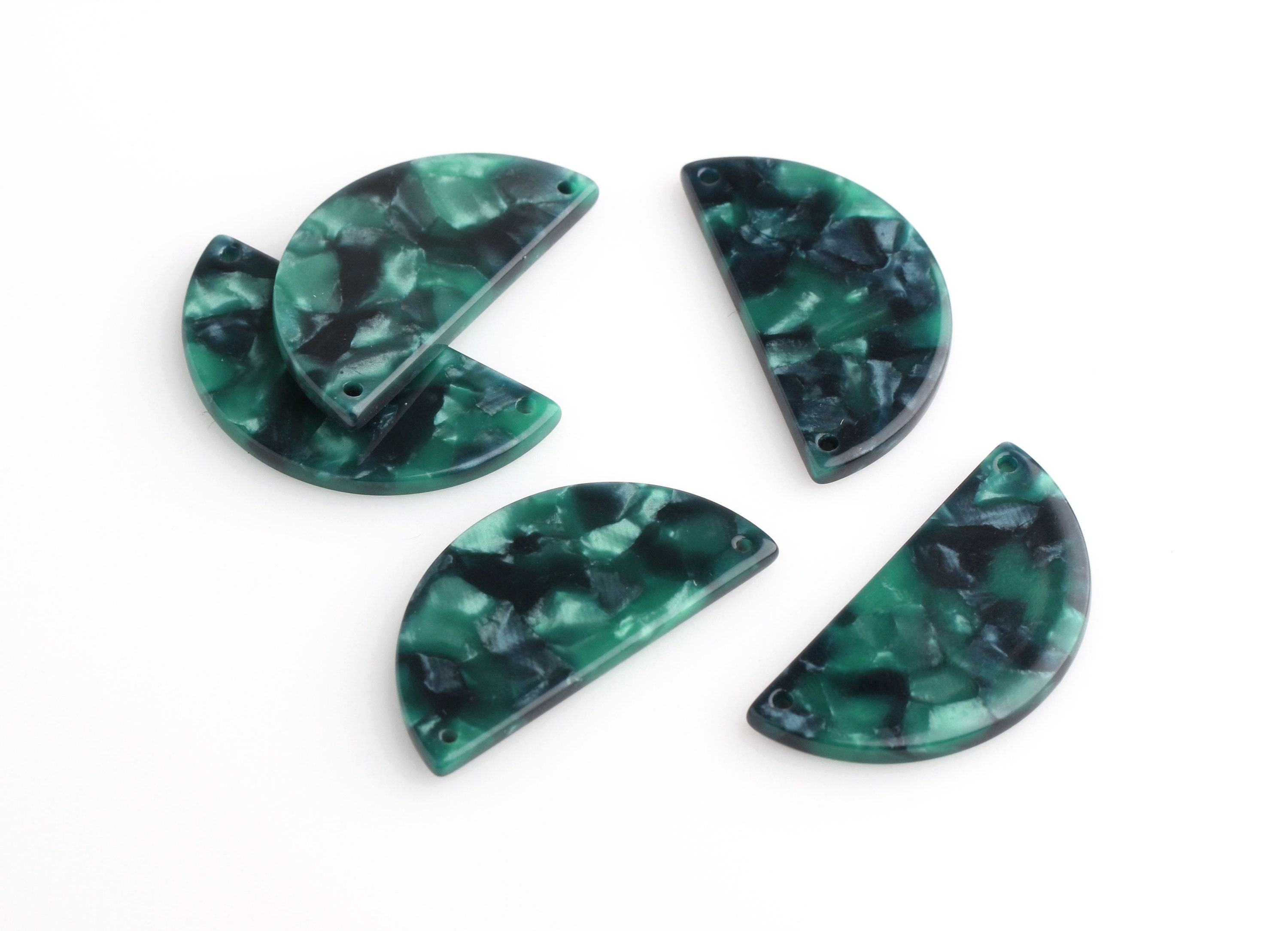 Vintage Marbleized Acrylic Heavy Detailed Necklace (A1977