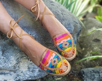 Sandalia Huarache con cordones Arcoiris: Zapatos de cuero mexicano, venta final.