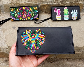 Otomi wallet/Leather wallet for women//Mexican wallet//cactus art//floral design//embroidered wallet//Handmade wallet//otomi art//