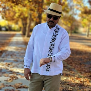 Flor Negra Guayabera|| Mexican Guayabera