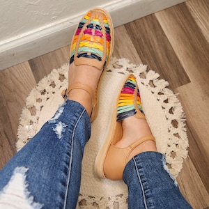 FINAL SALE Mexican huarache sandals//Huarache mexicano//Mexican sandal//Mexican closed toe huarache sandal//Women&#39;s sandals/final sale