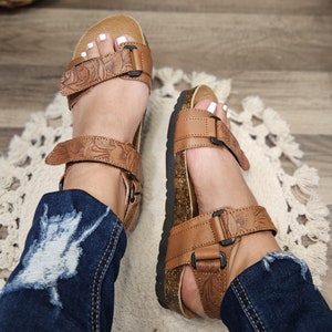 Huarache Mexicano ||women&#39;s sandals||open toe sandals|| Adjustable Double Strap Slip on Leather sandal||VALLARTA