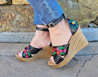 Mandys black//Mexican huarache//Mexican wedge sandal//Mexican heels//Huarache mexicano//Mexican sandal//Open toe wedges//wide feet friendly