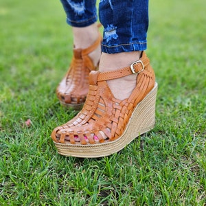Gina wedges||Mexican huarache||Mexican wedge sandal||Huarache Mexicano||Women&#39;s huarache||Gifts for her||Unique shoes||leather sandals