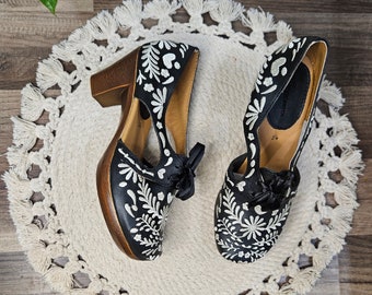 Embroidered Leather Huarache Sandals: Low Heel Mexican Platform Shoes, Stella