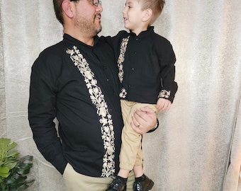 Passender Vater und Sohn Guayabera Shirt Set: Mexikanische Hochzeitskleidung