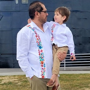 Dad and son matching|| Mexican guayabera|| Mexican dress shirt||Mexican wedding shirt||Father&#39;s day gift||Beach wedding shirt