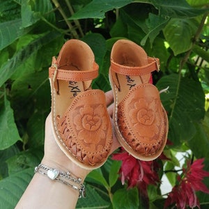 Eliza Babies and toddlers huaraches sandal/Huaraches para bebe//Girls shoes/Mexican huaraches for babies and toddlers//