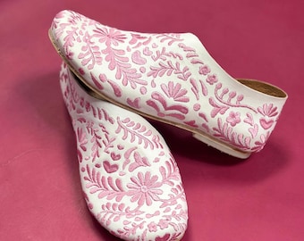 Stella Handmade Leather Huarache Flats: Embroidered Mexican Sandals