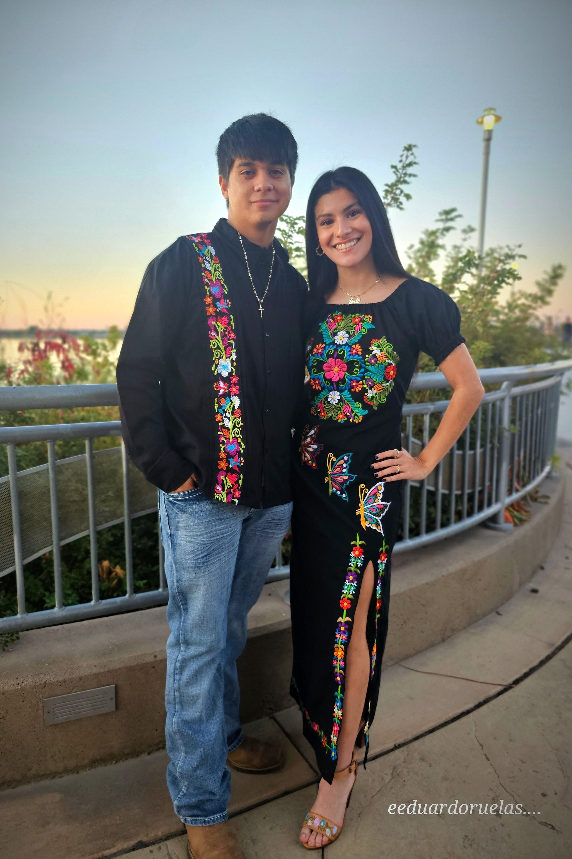 Matching outfits for couples||Mexican guayabera for him||Mexican off shoulder top||Mexican outfits||Mexican wedding dress||Anniversary gift