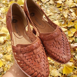 Anahi shedron flat Mexican huarache sandals//Huarache mexicano//Mexican sandal//Mexican closed toe huarache sandal