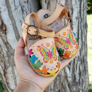 Butterfly multi Babies and toddlers huaraches/Huaraches para bebe/Huaraches for girls/Girls shoes//Mexican huaraches for babies and toddlers