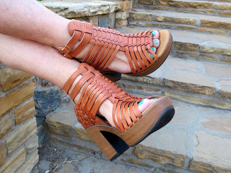 EMERITA TAN||Ankle strap heels||Mexican wedges||High heel huarache||Mexican huarache||Mexican wedge sandal||Huarache mexicano para mujer|| 