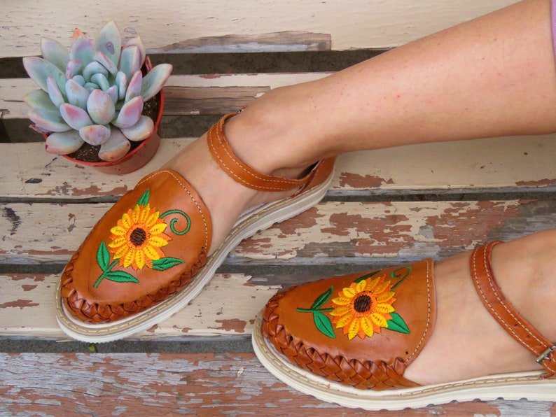 huaraches with sunflower